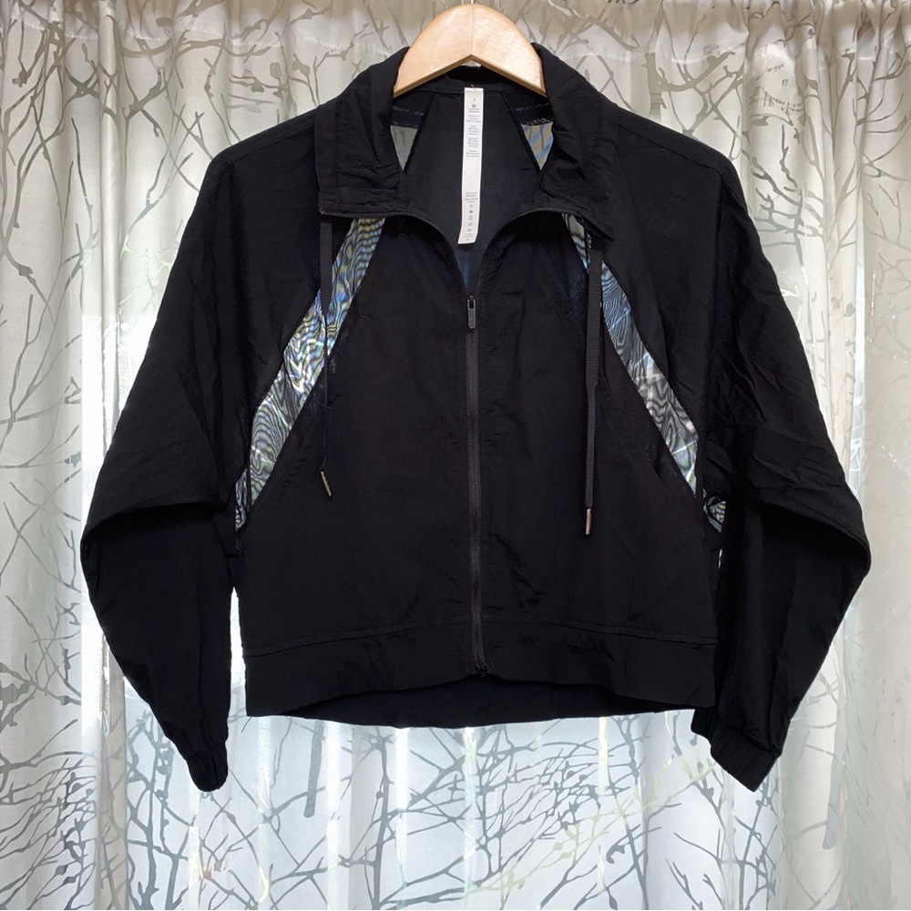 Lululemon black zip up sheer mesh stripes cropped in depth jacket - Picture 5 of 11